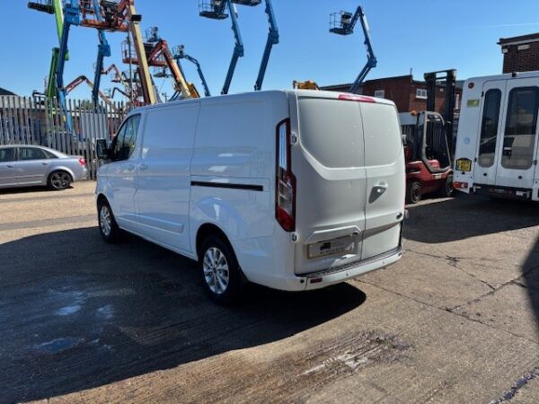 Ford Transit Custom Limited - Image 7