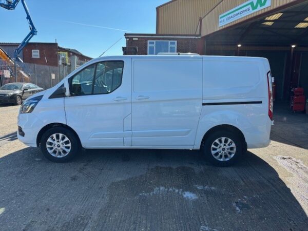 Ford Transit Custom Limited - Image 5