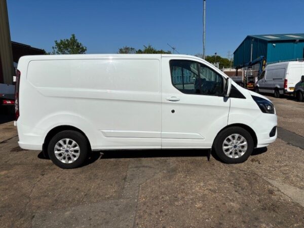 Ford Transit Custom Limited - Image 4