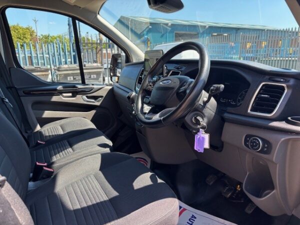 Ford Transit Custom Limited - Image 10