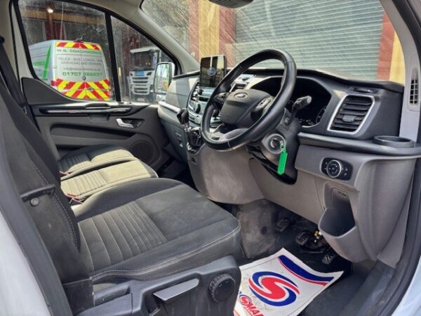 Ford Transit Custom Limited - Image 11