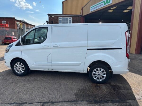 Ford Transit Custom Limited - Image 5