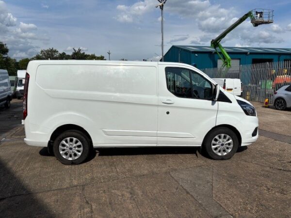 Ford Transit Custom Limited - Image 4
