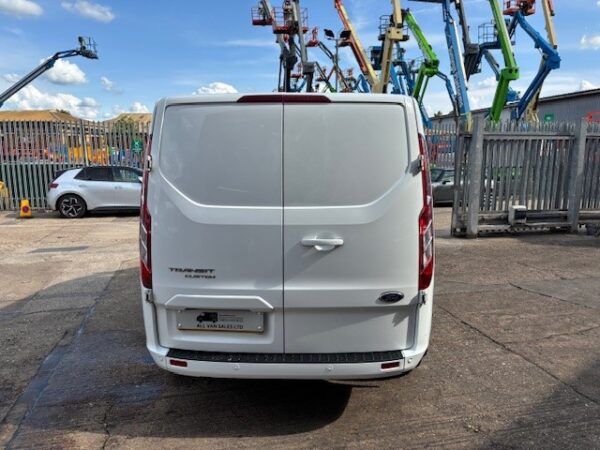 Ford Transit Custom Limited - Image 9