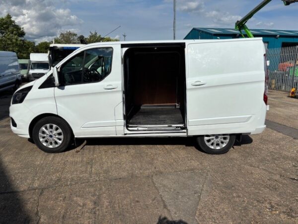 Ford Transit Custom Limited - Image 6
