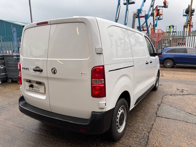 Vauxhall Vivaro 1.5 Turbo D 2900 Prime Panel Van 6dr Diesel Manual L1 H1 Euro 6 Air Con (Copy) - Image 9