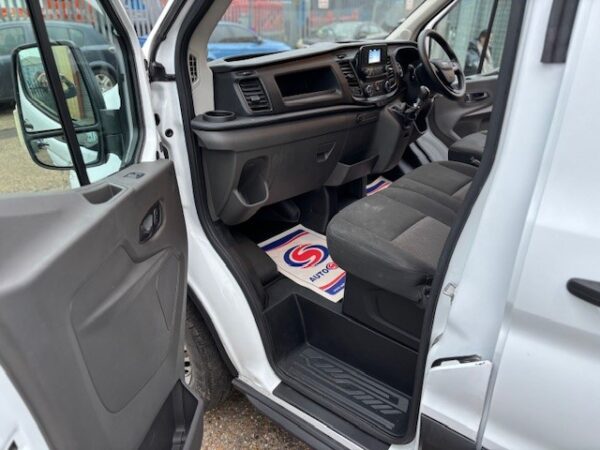 Ford Transit 2.0 350 EcoBlue Leader RWD L3 H3 Euro 6 Air Con - Image 14