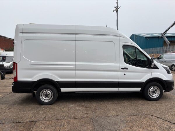 Ford Transit 2.0 350 EcoBlue Leader RWD L3 H3 Euro 6 Air Con - Image 6