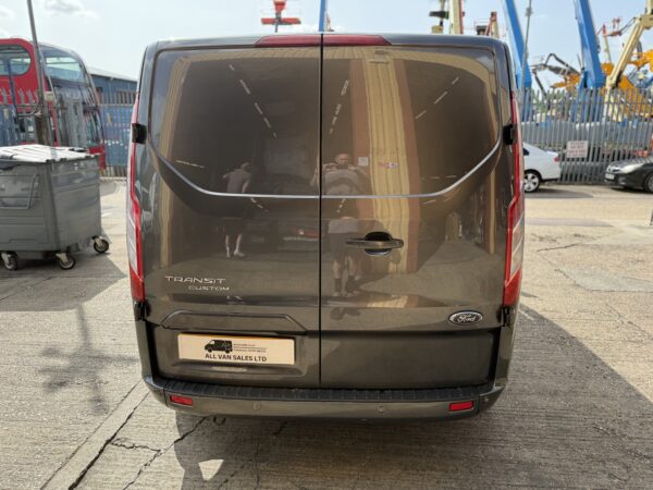 Ford Transit Custom Limited - Image 21