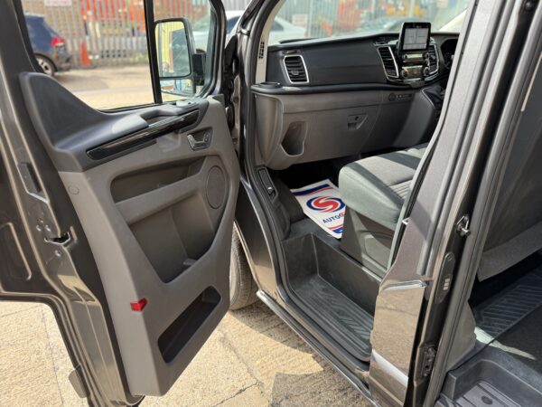 Ford Transit Custom Limited - Image 13