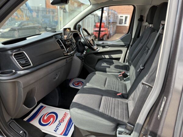 Ford Transit Custom Limited - Image 12
