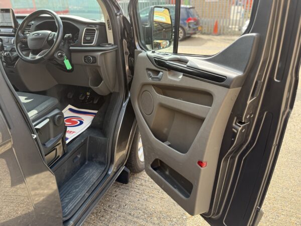 Ford Transit Custom Limited - Image 11