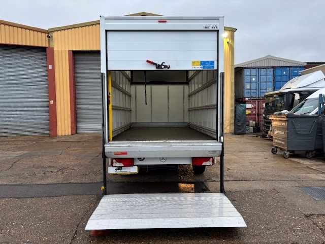 Mercedes-Benz Sprinter 315 Luton With Taillift - Image 7