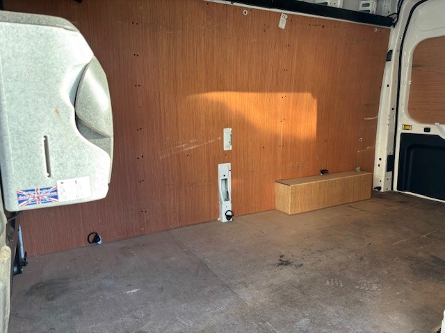 Ford Transit 2.0 350 EcoBlue Leader RWD L3 H3 Euro 6 Air Con - Image 10