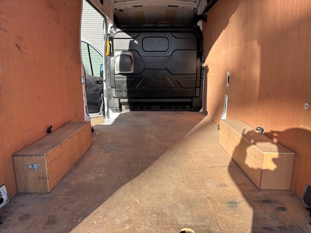 Ford Transit 2.0 350 EcoBlue Leader RWD L3 H3 Euro 6 Air Con - Image 11