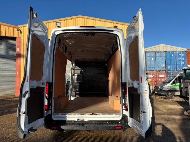 Ford Transit 2.0 350 EcoBlue Leader RWD L3 H3 Euro 6 Air Con - Image 9