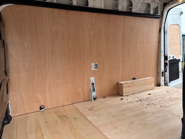 Ford Transit 2.0 350 EcoBlue Leader RWD L3 H3 Euro 6 Air Con - Image 12