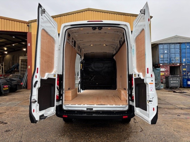 Ford Transit 2.0 350 EcoBlue Leader RWD L3 H3 Euro 6 Air Con - Image 10